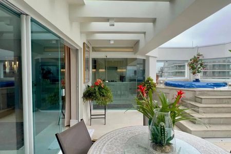 Foto 02 de apartamento para alugar com 3 quartos, 200m² em Pinheiros, São Paulo