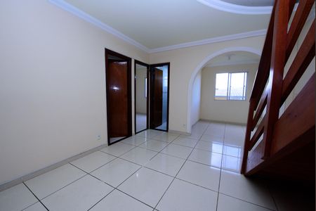 Sala de apartamento para alugar com 3 quartos, 120m² em Lindéia, Contagem