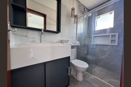 Casa para alugar com 64m², 2 quartos e 2 vagasBanheiro 1