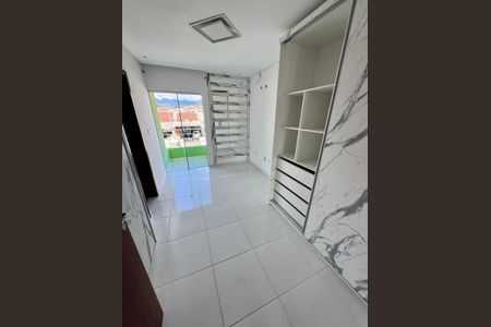 Casa para alugar com 64m², 2 quartos e 2 vagasQuarto 1