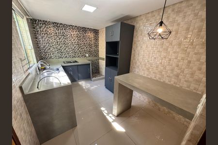 Casa para alugar com 64m², 2 quartos e 2 vagasCozinha