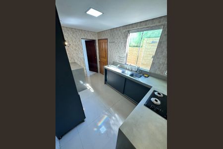 Cozinha de casa para alugar com 2 quartos, 64m² em Alto Aririu, Palhoça