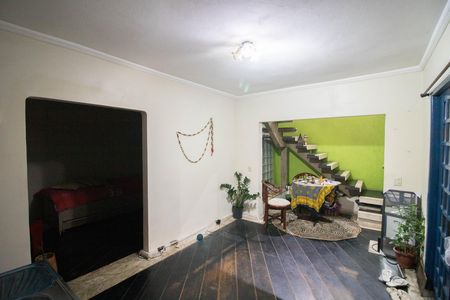 Casa à venda com 2 quartos, 220m² em Parque Peruche, São Paulo