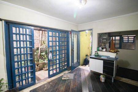 SALA de casa à venda com 2 quartos, 220m² em Parque Peruche, São Paulo