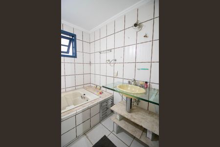 BANHEIRO 2 de casa à venda com 2 quartos, 220m² em Parque Peruche, São Paulo