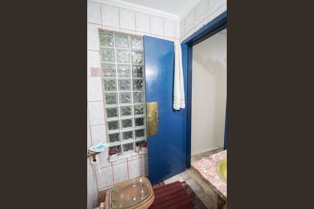 Banheiro social de casa à venda com 2 quartos, 220m² em Parque Peruche, São Paulo