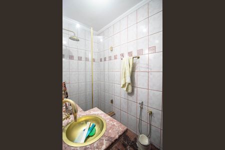 Banheiro social de casa à venda com 2 quartos, 220m² em Parque Peruche, São Paulo