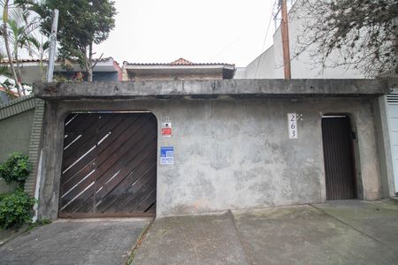 FACHADA de casa à venda com 2 quartos, 220m² em Parque Peruche, São Paulo