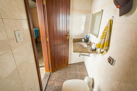 Casa à venda com 378m², 5 quartos e 6 vagas Casa à venda com 378m², 5 quartos e 6 vagasbanheiro de serviço