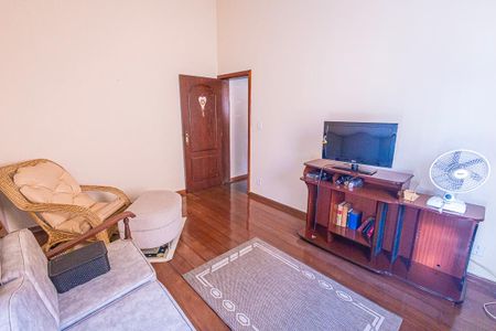 Casa à venda com 378m², 5 quartos e 6 vagas Casa à venda com 378m², 5 quartos e 6 vagasquarto 1