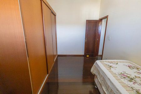 Casa à venda com 378m², 5 quartos e 6 vagas Casa à venda com 378m², 5 quartos e 6 vagasquarto 5