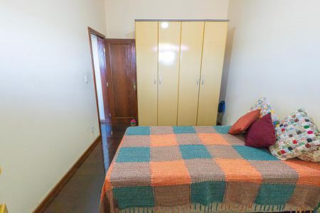 Casa à venda com 378m², 5 quartos e 6 vagas Casa à venda com 378m², 5 quartos e 6 vagasquarto 3