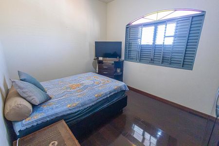 Casa à venda com 378m², 5 quartos e 6 vagas Casa à venda com 378m², 5 quartos e 6 vagasquarto 4
