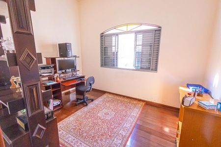 Casa à venda com 378m², 5 quartos e 6 vagas Casa à venda com 378m², 5 quartos e 6 vagasquarto 2