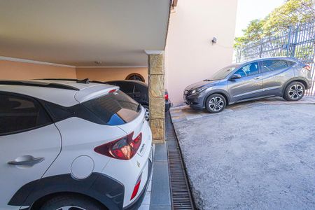 Casa à venda com 378m², 5 quartos e 6 vagas Casa à venda com 378m², 5 quartos e 6 vagasgaragem