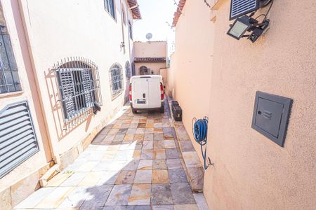 Casa à venda com 378m², 5 quartos e 6 vagas Casa à venda com 378m², 5 quartos e 6 vagasgaragem