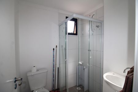 Banheiro de kitnet/studio para alugar com 1 quarto, 26m² em Vila Dom Pedro Ii, São Paulo