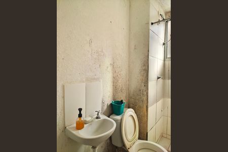 Banheiro de apartamento para alugar com 2 quartos, 50m² em Vila Santos, São Paulo