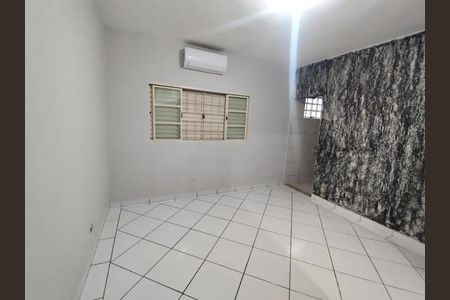 Casa para alugar com 180m², 3 quartos e 2 vagas
