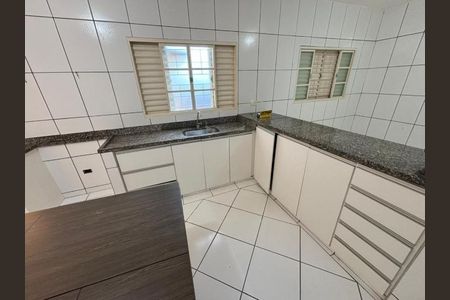 Casa para alugar com 180m², 3 quartos e 2 vagas Casa para alugar com 180m², 3 quartos e 2 vagasCozinha