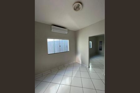 Casa para alugar com 180m², 3 quartos e 2 vagas