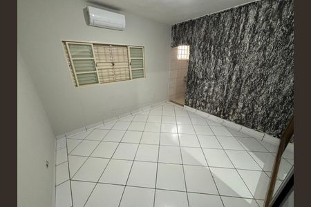 Casa para alugar com 180m², 3 quartos e 2 vagas