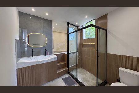 Casa de condomínio para alugar com 90m², 3 quartos e 2 vagas Casa de condomínio para alugar com 90m², 3 quartos e 2 vagasBanheiro da Suíte 3