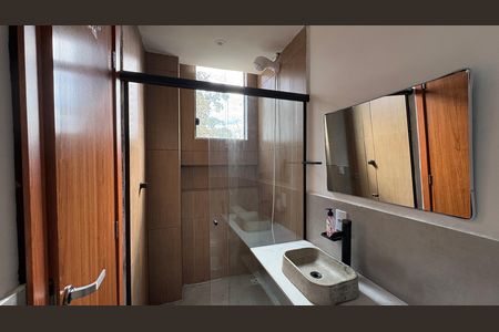 Casa de condomínio para alugar com 90m², 3 quartos e 2 vagas Casa de condomínio para alugar com 90m², 3 quartos e 2 vagasBanheiro da Suíte 2