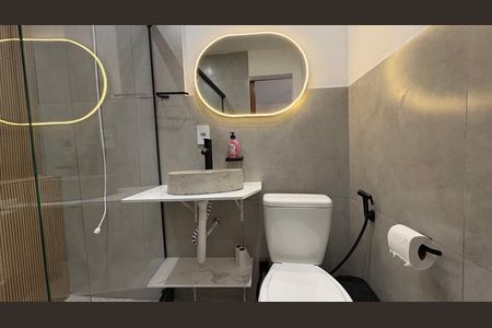 Casa de condomínio para alugar com 90m², 3 quartos e 2 vagas Casa de condomínio para alugar com 90m², 3 quartos e 2 vagasBanheiro da Suíte 1