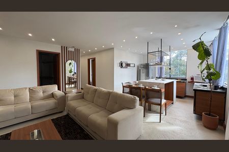 Sala de casa de condomínio para alugar com 3 quartos, 90m² em Quitandinha, Petrópolis