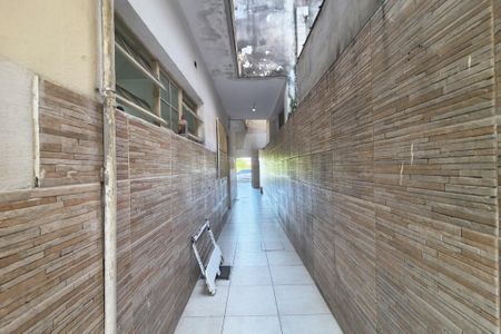 Casa para alugar com 90m², 2 quartos e 1 vaga Casa para alugar com 90m², 2 quartos e 1 vagaCorredor lateral