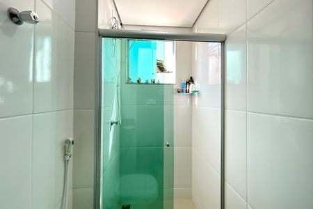 Banheiro de apartamento à venda com 2 quartos, 170m² em Planalto, Belo Horizonte