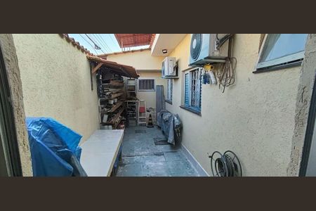 Casa à venda com 284m², 3 quartos e 3 vagas