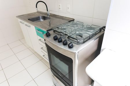 cozinha de apartamento para alugar com 2 quartos, 44m² em Jardim Leonidas Moreira, São Paulo
