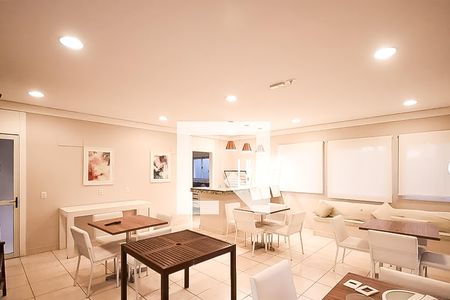 Apartamento para alugar com 44m², 2 quartos e 1 vaga Apartamento para alugar com 44m², 2 quartos e 1 vagaÁrea comum - Salão de festas