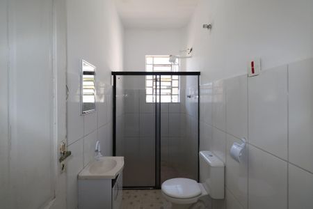 Casa para alugar com 110m², 2 quartos e 2 vagas Casa para alugar com 110m², 2 quartos e 2 vagasBanheiro