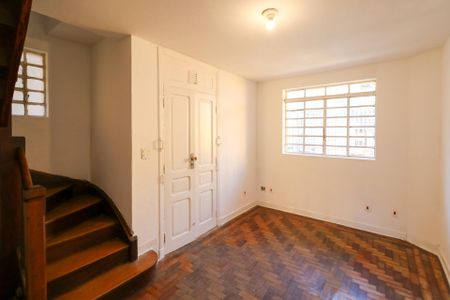 Casa para alugar com 110m², 2 quartos e 2 vagas Casa para alugar com 110m², 2 quartos e 2 vagasSala
