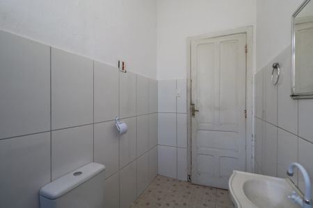 Casa para alugar com 110m², 2 quartos e 2 vagas Casa para alugar com 110m², 2 quartos e 2 vagasBanheiro