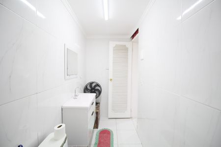 Casa à venda com 300m², 5 quartos e sem vagaBanheiro 2