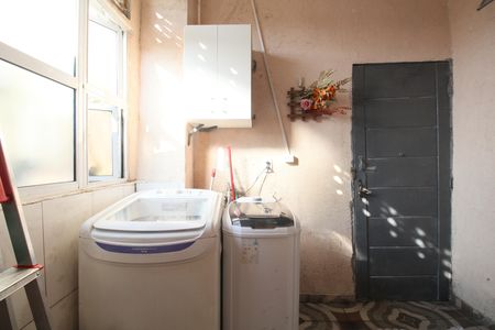Área de Serviço de casa à venda com 5 quartos, 300m² em Parque Regina, São Paulo