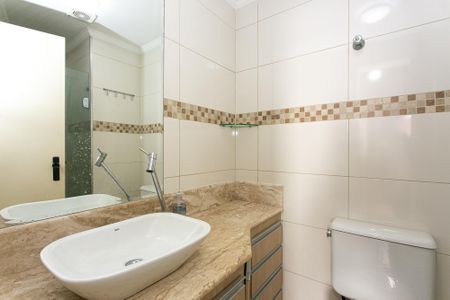 Banheiro de apartamento para alugar com 3 quartos, 58m² em Vila Zilda, São Paulo