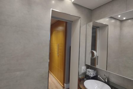 Apartamento à venda com 166m², 3 quartos e 2 vagas Apartamento à venda com 166m², 3 quartos e 2 vagasBanheiro da Suíte 1