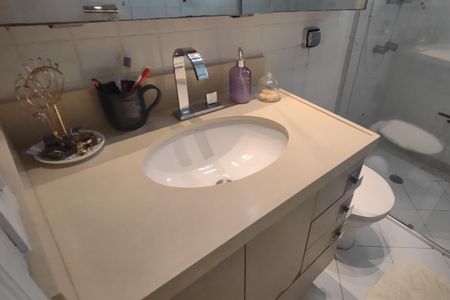 Apartamento à venda com 166m², 3 quartos e 2 vagas Apartamento à venda com 166m², 3 quartos e 2 vagasBanheiro da Suíte 3