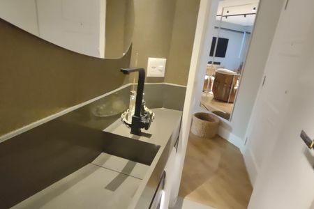 Apartamento à venda com 166m², 3 quartos e 2 vagas Apartamento à venda com 166m², 3 quartos e 2 vagasLavabo