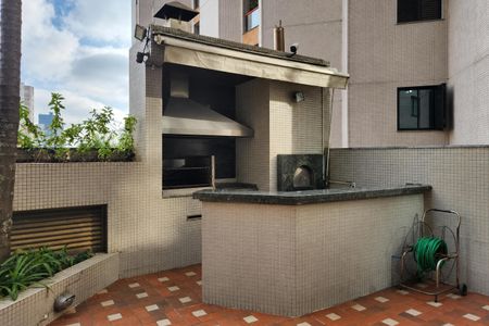 Apartamento à venda com 166m², 3 quartos e 2 vagas Apartamento à venda com 166m², 3 quartos e 2 vagasÁrea comum - Churrasqueira