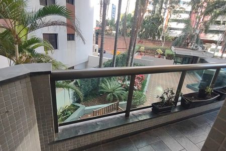 Apartamento à venda com 166m², 3 quartos e 2 vagas Apartamento à venda com 166m², 3 quartos e 2 vagasVaranda