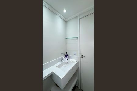Banheiro de apartamento para alugar com 2 quartos, 36m² em Jardim Aeroporto, São Paulo