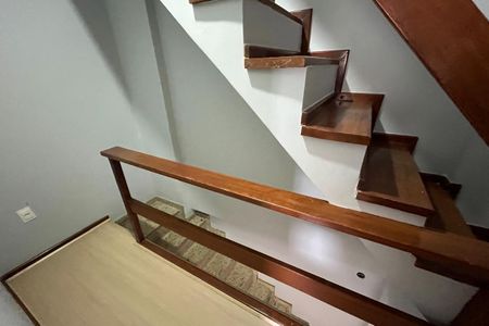 Corredor de casa para alugar com 2 quartos, 90m² em Jardim Vinte E Cinco de Agosto, Duque de Caxias