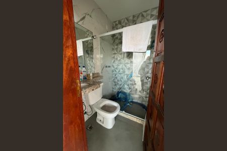 Banheiro de casa para alugar com 2 quartos, 90m² em Jardim Vinte E Cinco de Agosto, Duque de Caxias