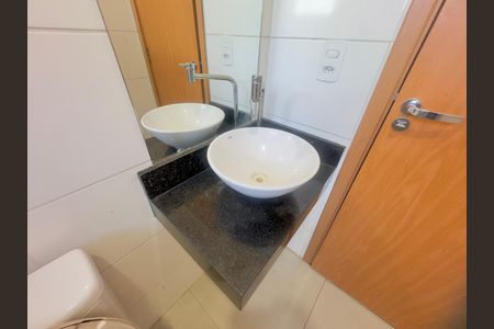 Apartamento para alugar com 50m², 2 quartos e sem vagaBanheiro
